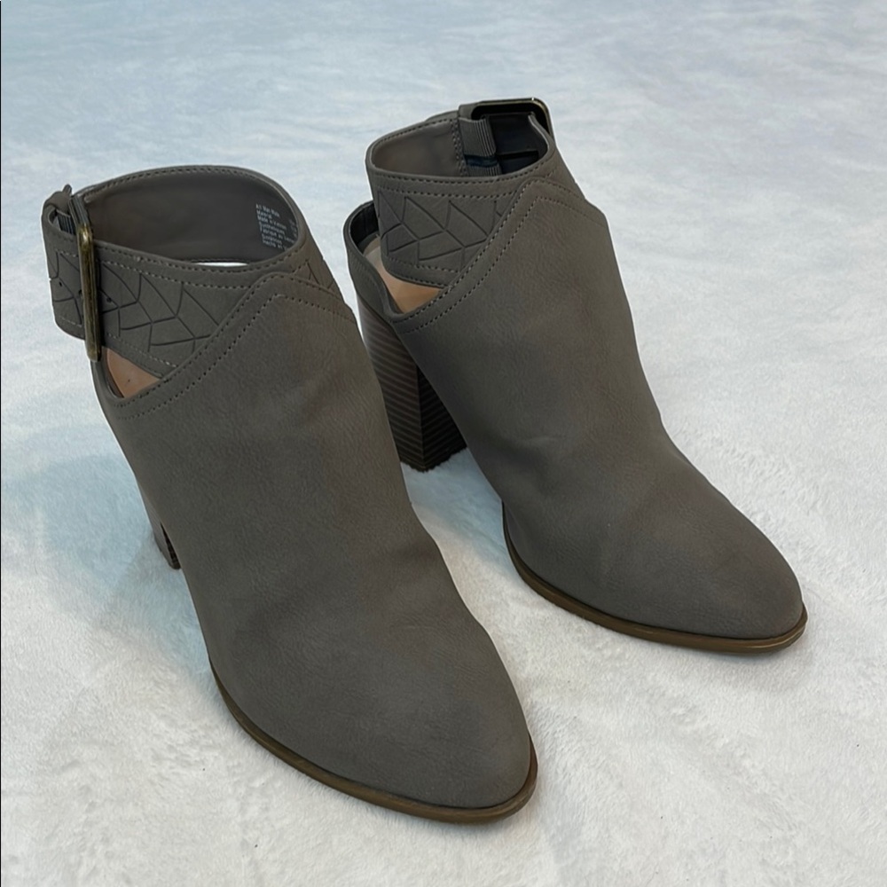 AMERICAN EAGLE WOMENS SIZE 8.5 Stylish HEELED Gray Ankle Boots